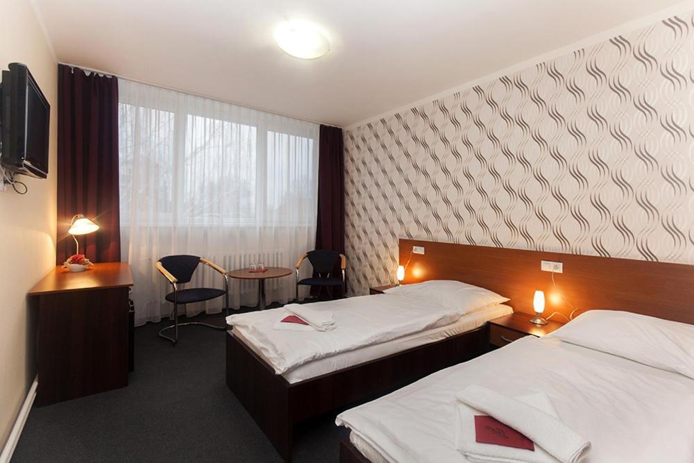 Arkada Hotel Bučovice Buitenkant foto
