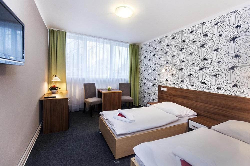Arkada Hotel Bučovice Buitenkant foto