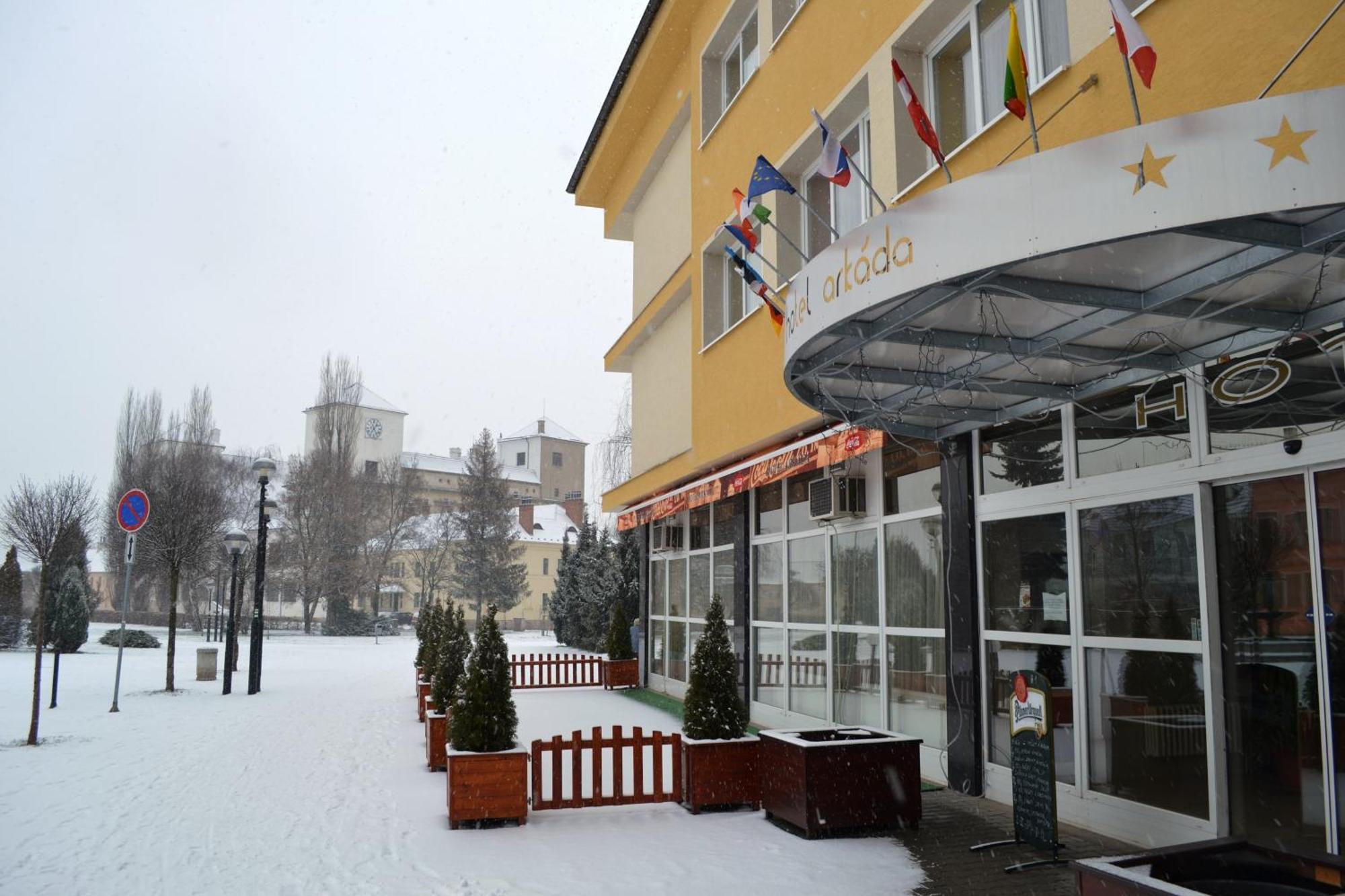 Arkada Hotel Bučovice Buitenkant foto