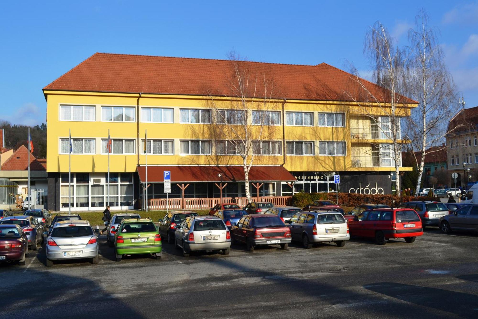 Arkada Hotel Bučovice Buitenkant foto
