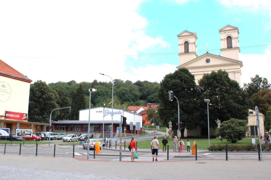 Arkada Hotel Bučovice Buitenkant foto