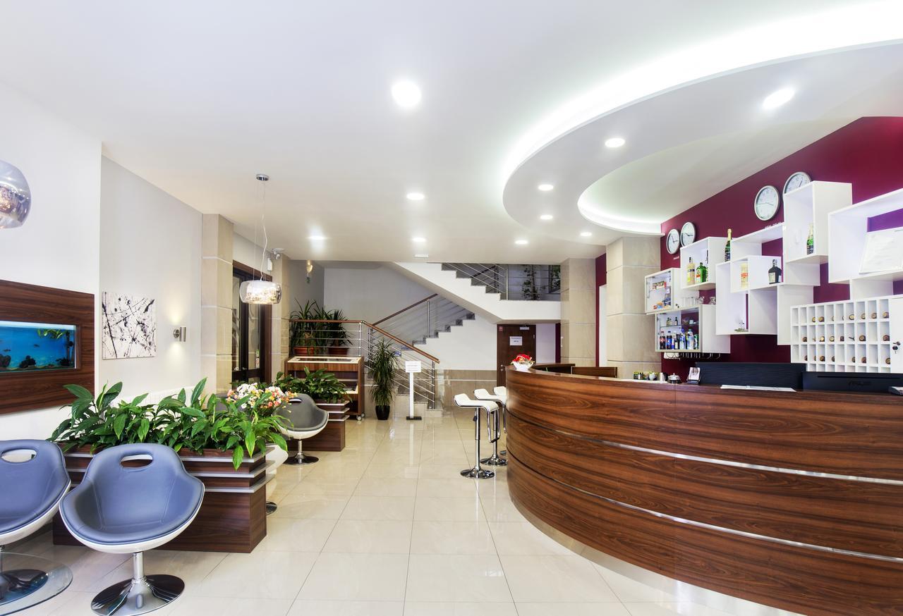 Arkada Hotel Bučovice Buitenkant foto